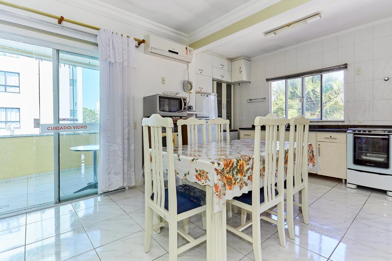 1040 - Departamento 2 Quartos Na Rua Pirajica . 200 M Da Praia Bombinhas Centro Bagian luar foto